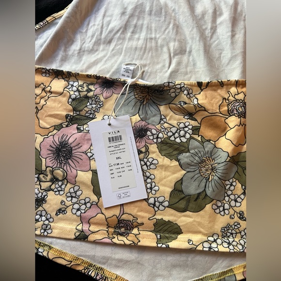 Villa yellow floral print halter top - Picture 8 of 9